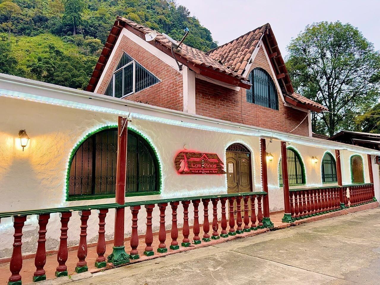 Varios Los Pinos EcoHotel