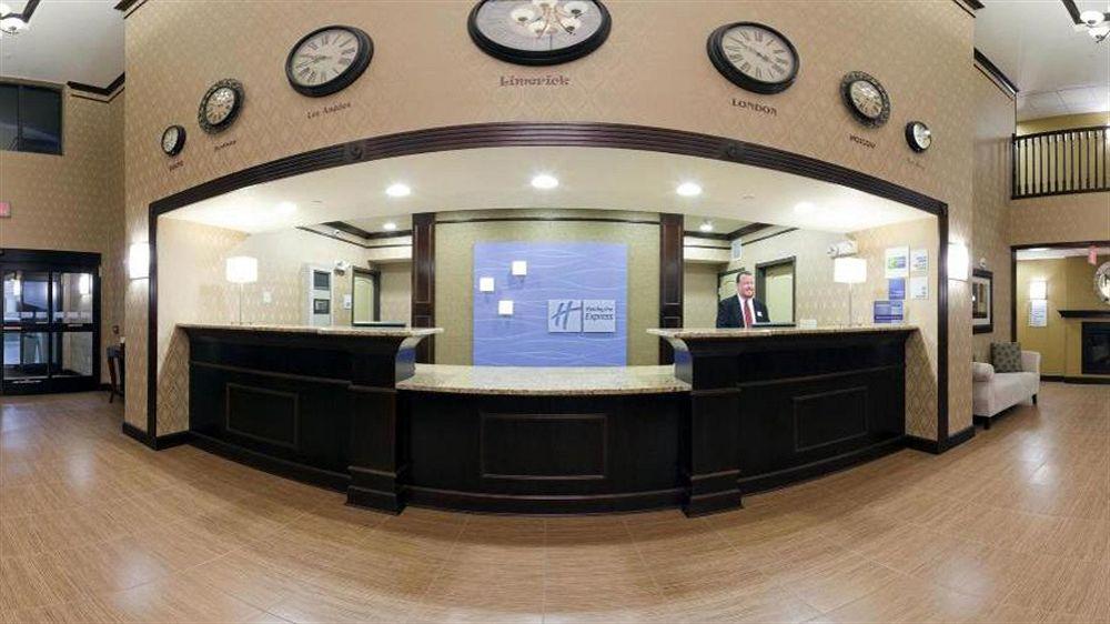 Vista Lobby Holiday Inn Express Hotel & Suites Limerick - Pottstown by IHG