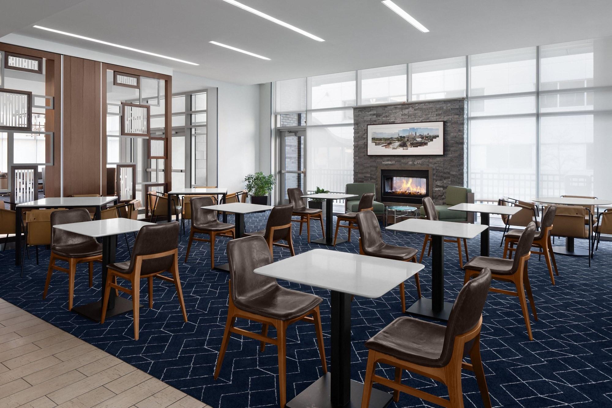 Vista Lobby Courtyard by Marriott Cleveland University Circle