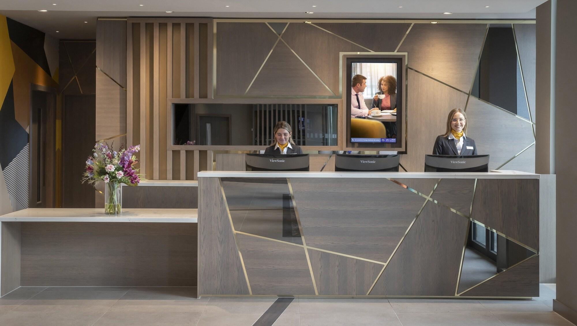 Vista Lobby Maldron Hotel Merrion Road