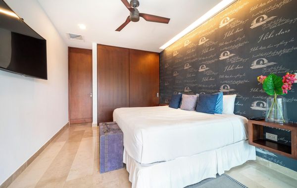 2 BR Roof Pool & Gym - Cruz con Mar 406 - Hoteles de lujo en Playa del Carmen, México