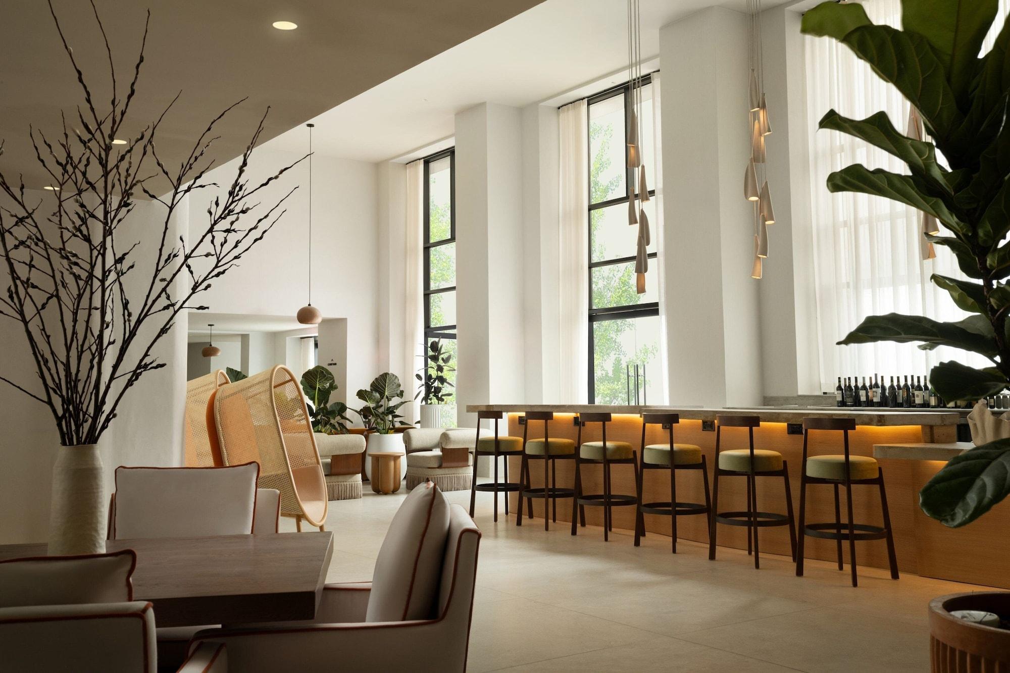 Vista Lobby Sandbourne Santa Monica, Autograph Collection