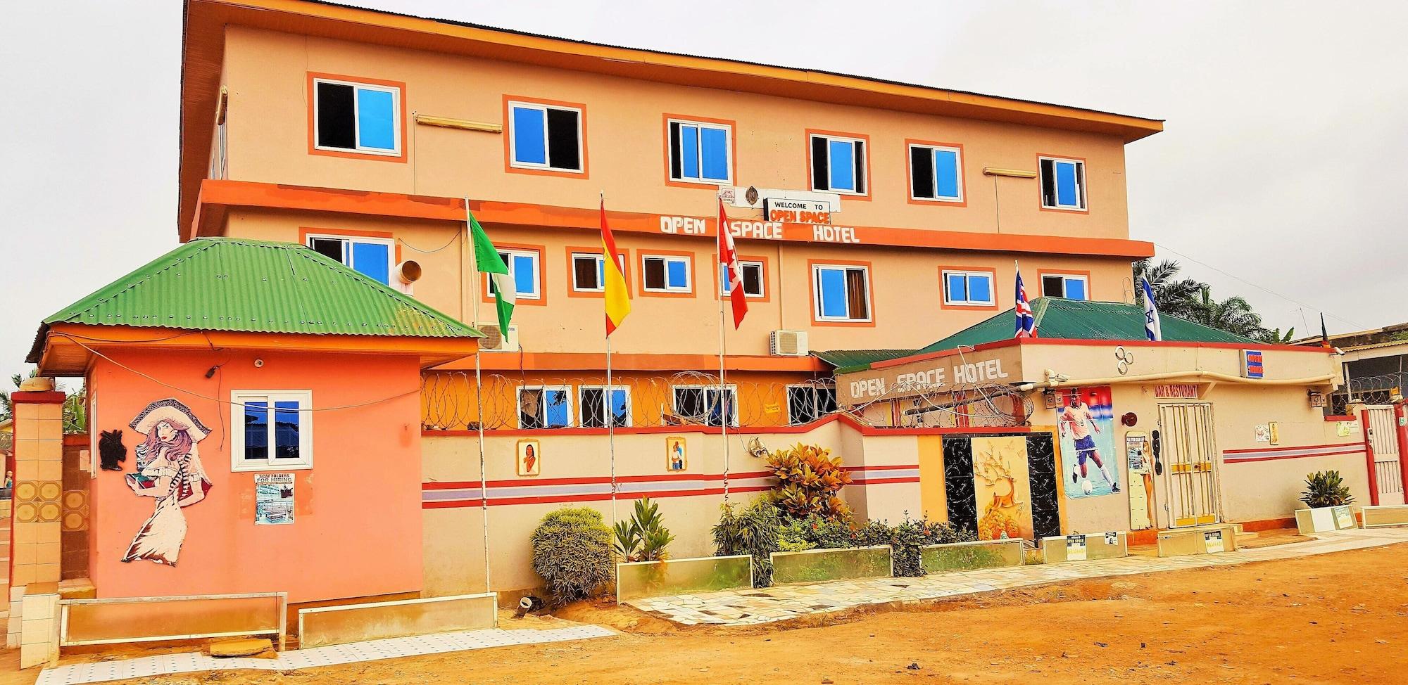 Vista Exterior Open Space Hotel Kumasi