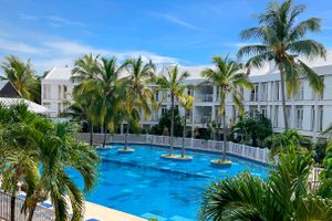 Alojamiento - Hotel Blue Cove by On Vacation