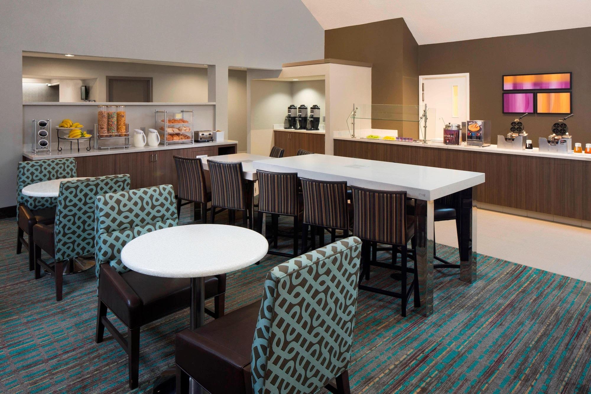 Restaurant Residence Inn by Marriott Nashville Airport