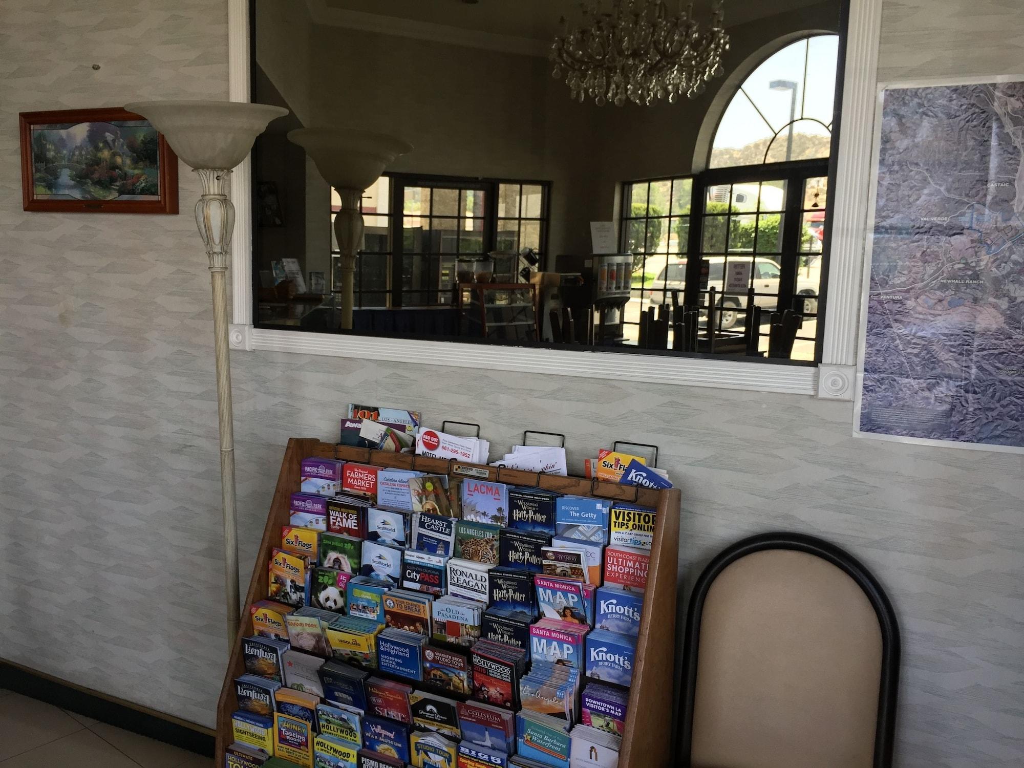 Vista Lobby Castaic Inn Near Six Flags Magic Mountain