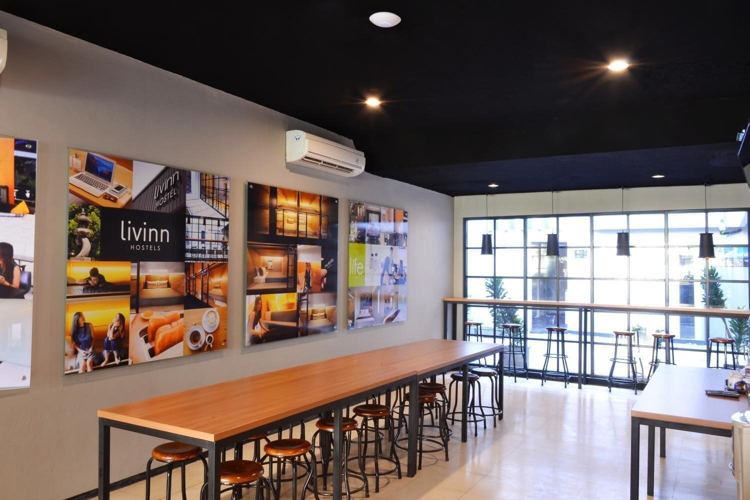 Restaurant Livinn Hostel City Center Surabaya