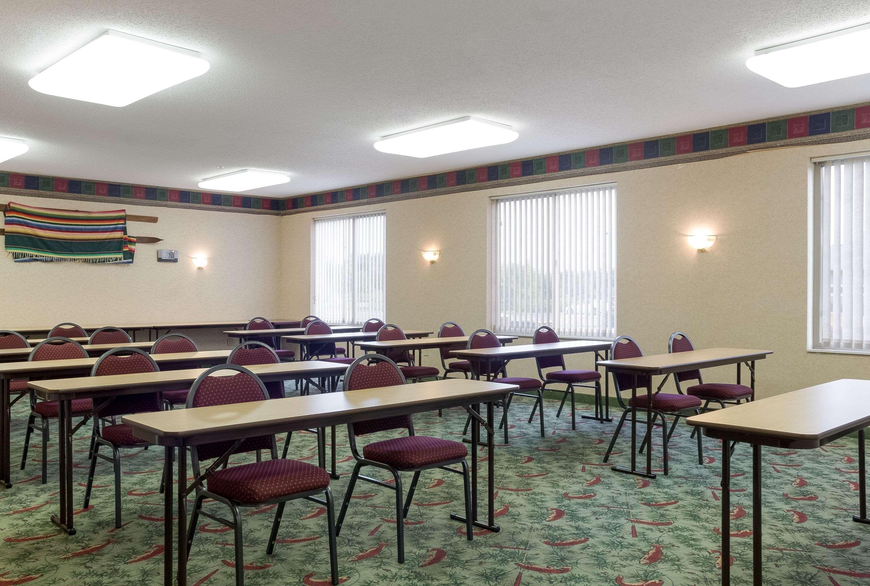 Centro de Negocios Comfort Suites Rapid River Lodge