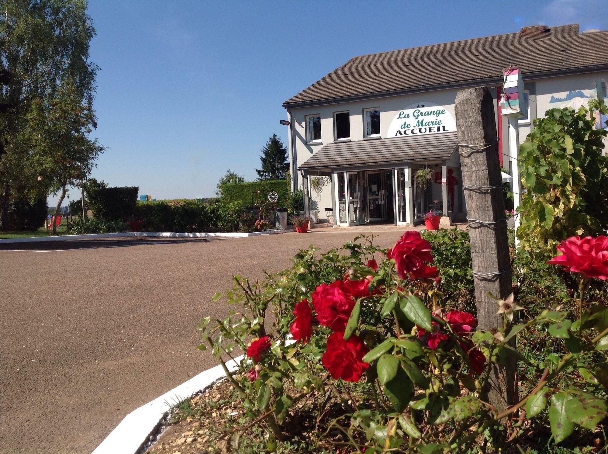 Vista Exterior La Grange de Marie