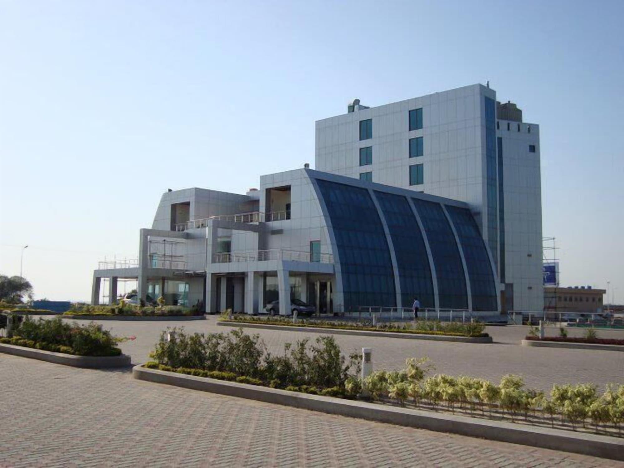 Vista Exterior Akbars Kinara