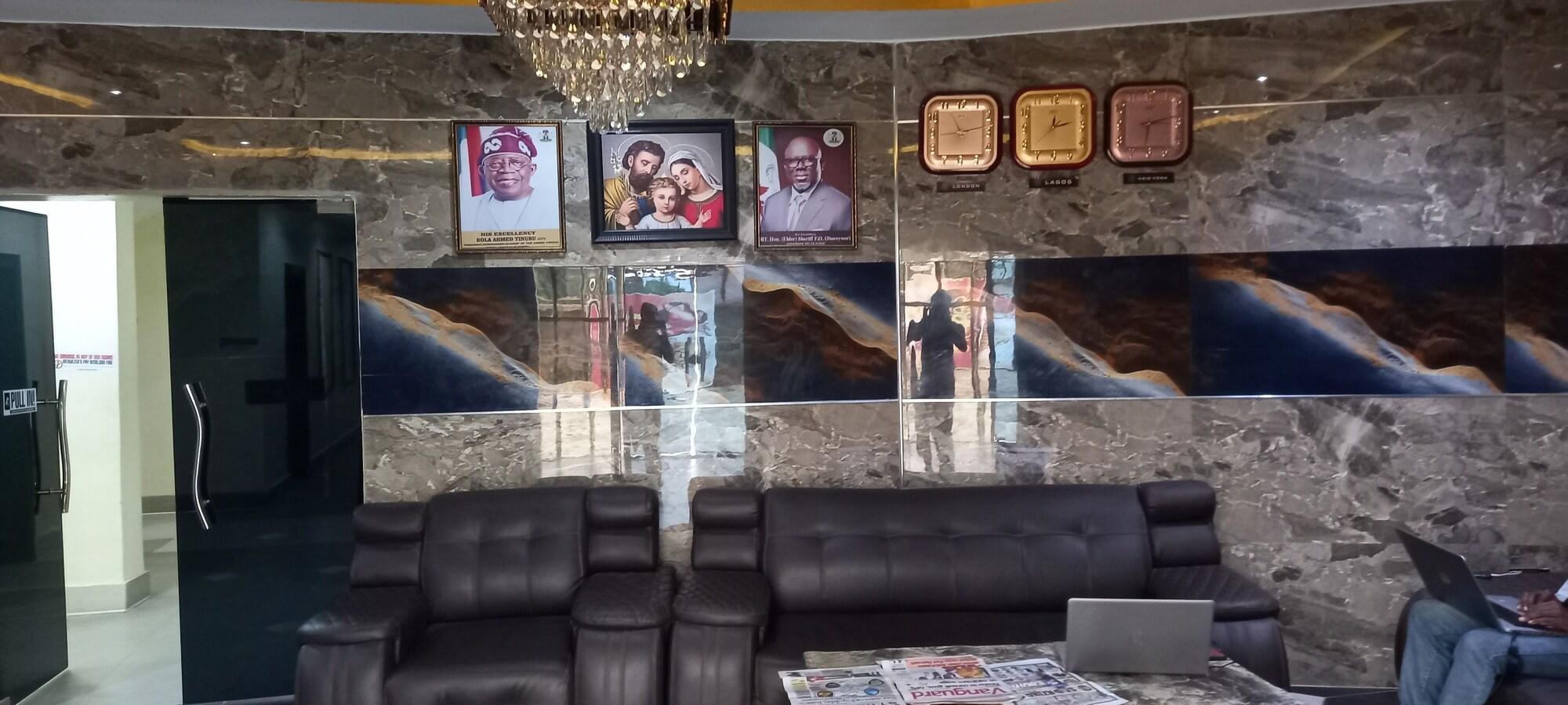 Vista Lobby Pecos Place Hotel & Suite