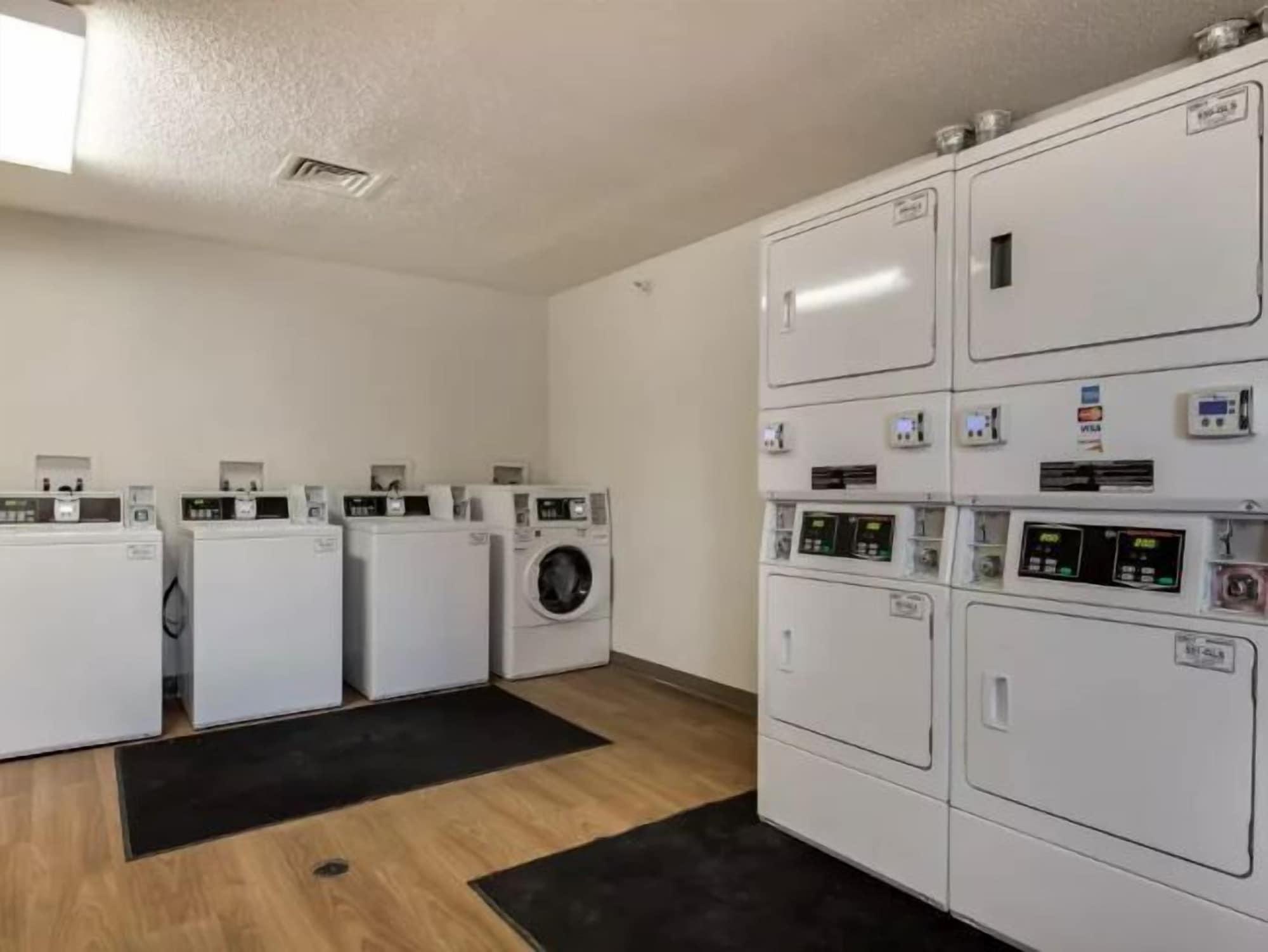 Comodidades del Alojamiento Birch Hill Suites Kansas City – Independence