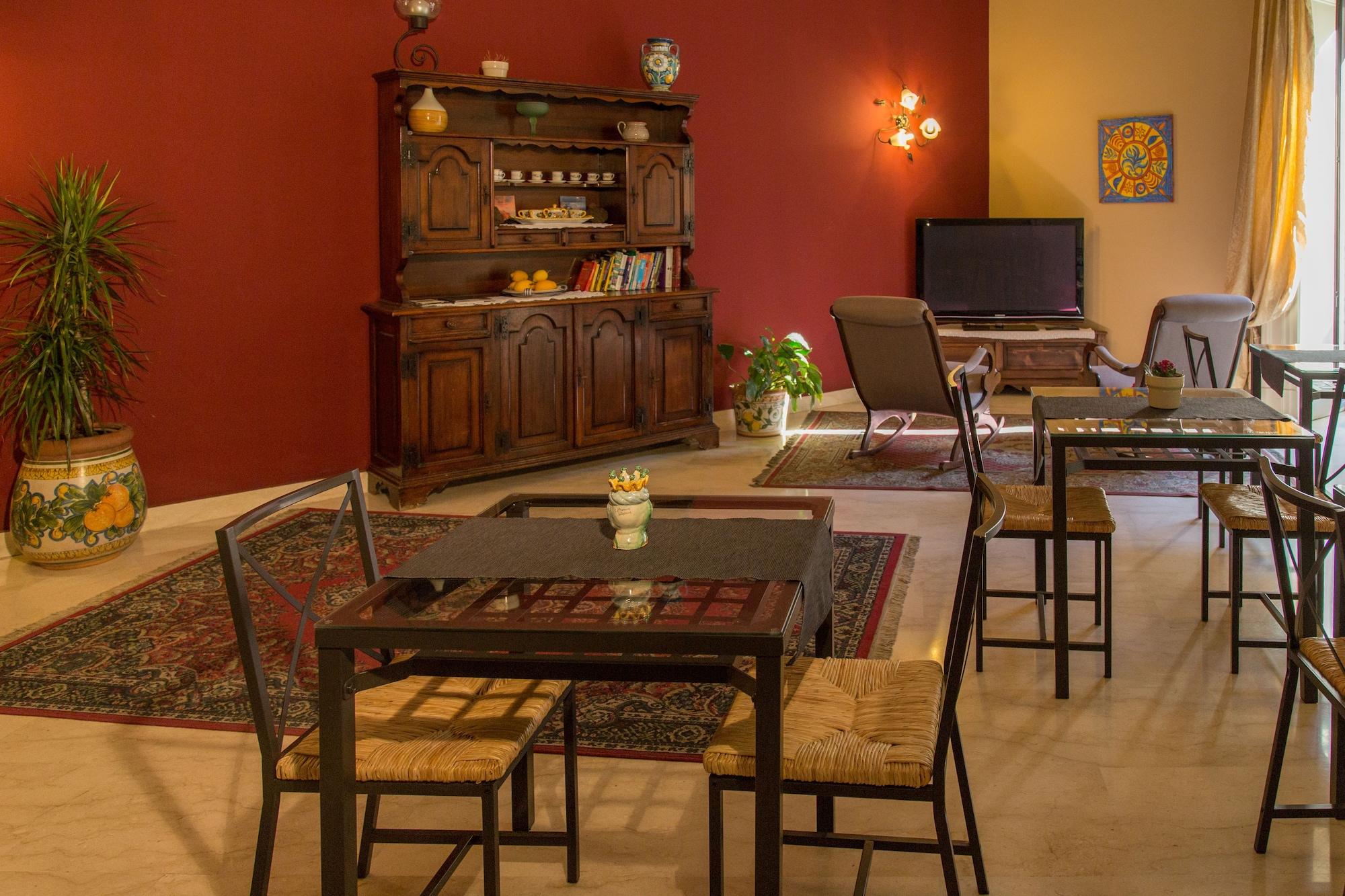 Salón de Baile Catania Inn