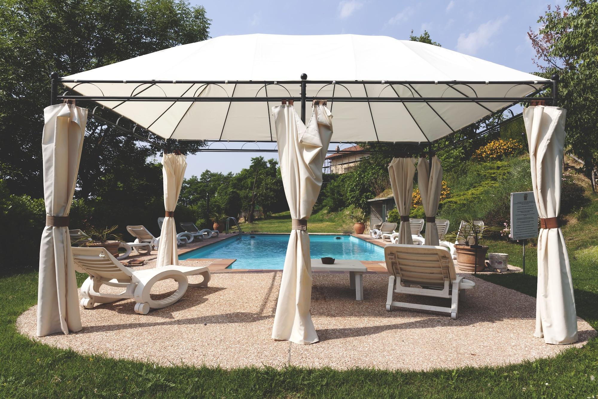 Vista Piscina Relais I Castagnoni