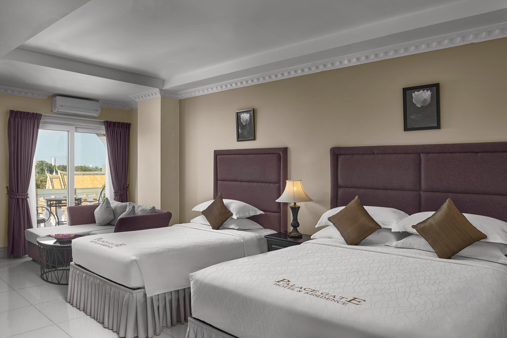 Vista Exterior Palace Gate Hotel & Residence by EHM