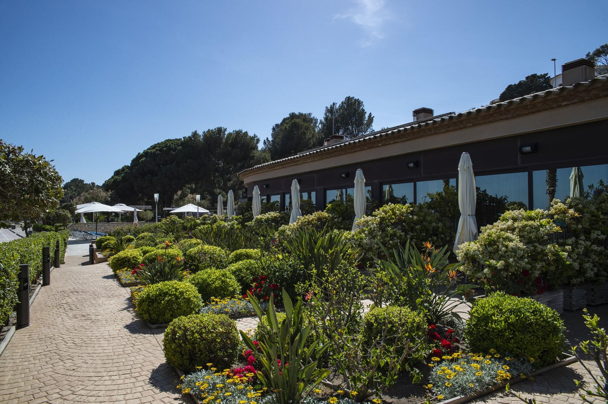 Vista Exterior Cala Cristal by Pierre & Vacances Premium