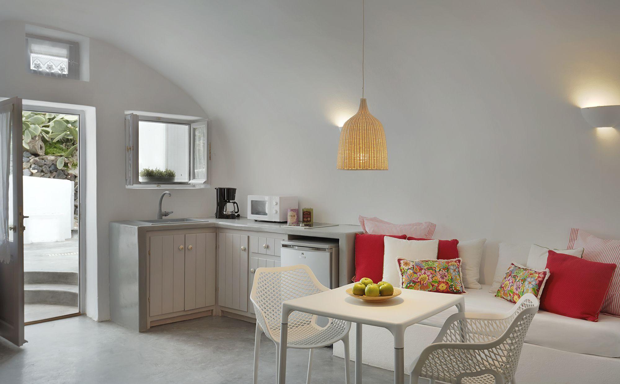 Equipamiento de Habitación Naftilos Houses