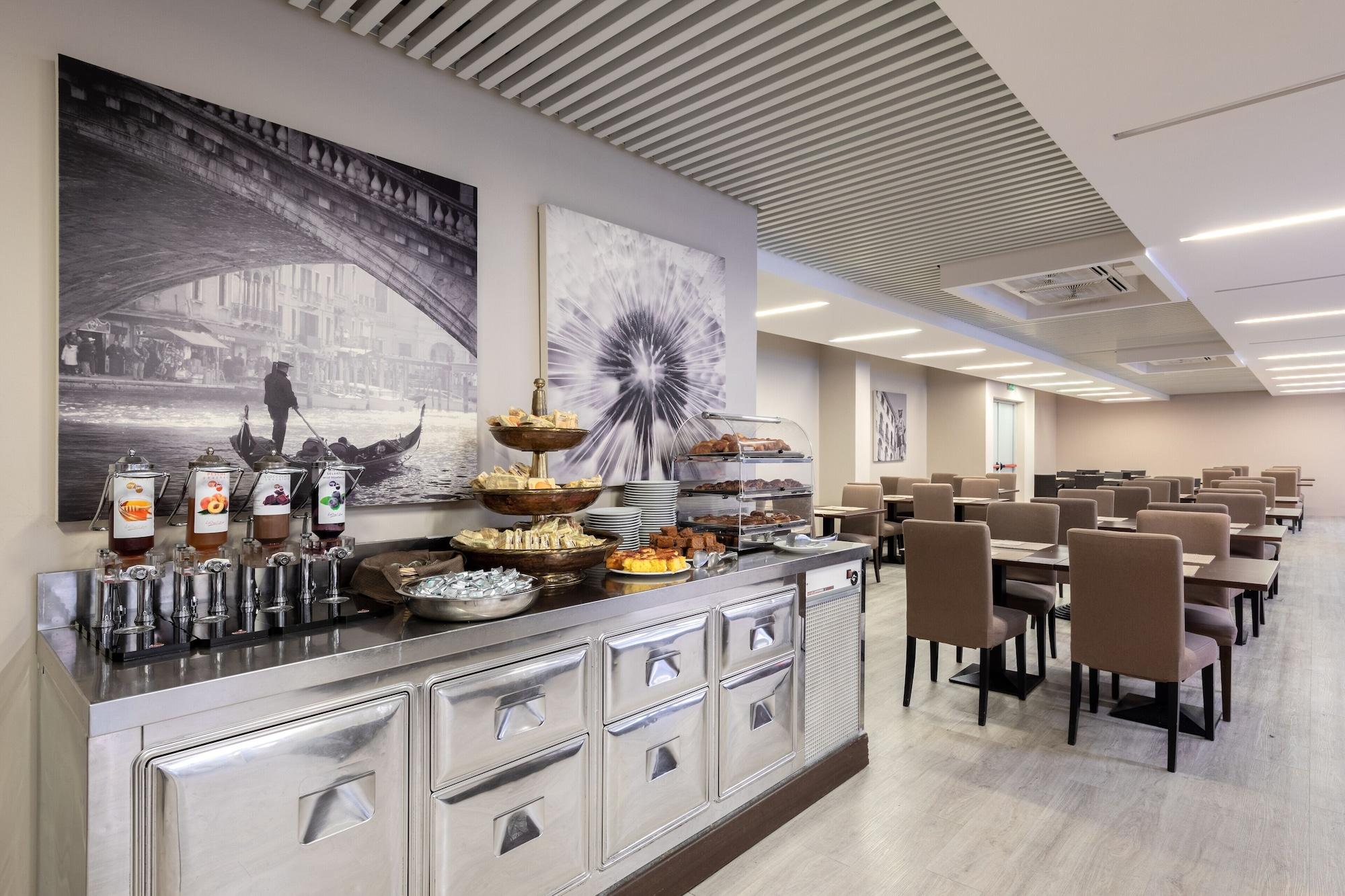 Bar/Salón Hotel Delfino