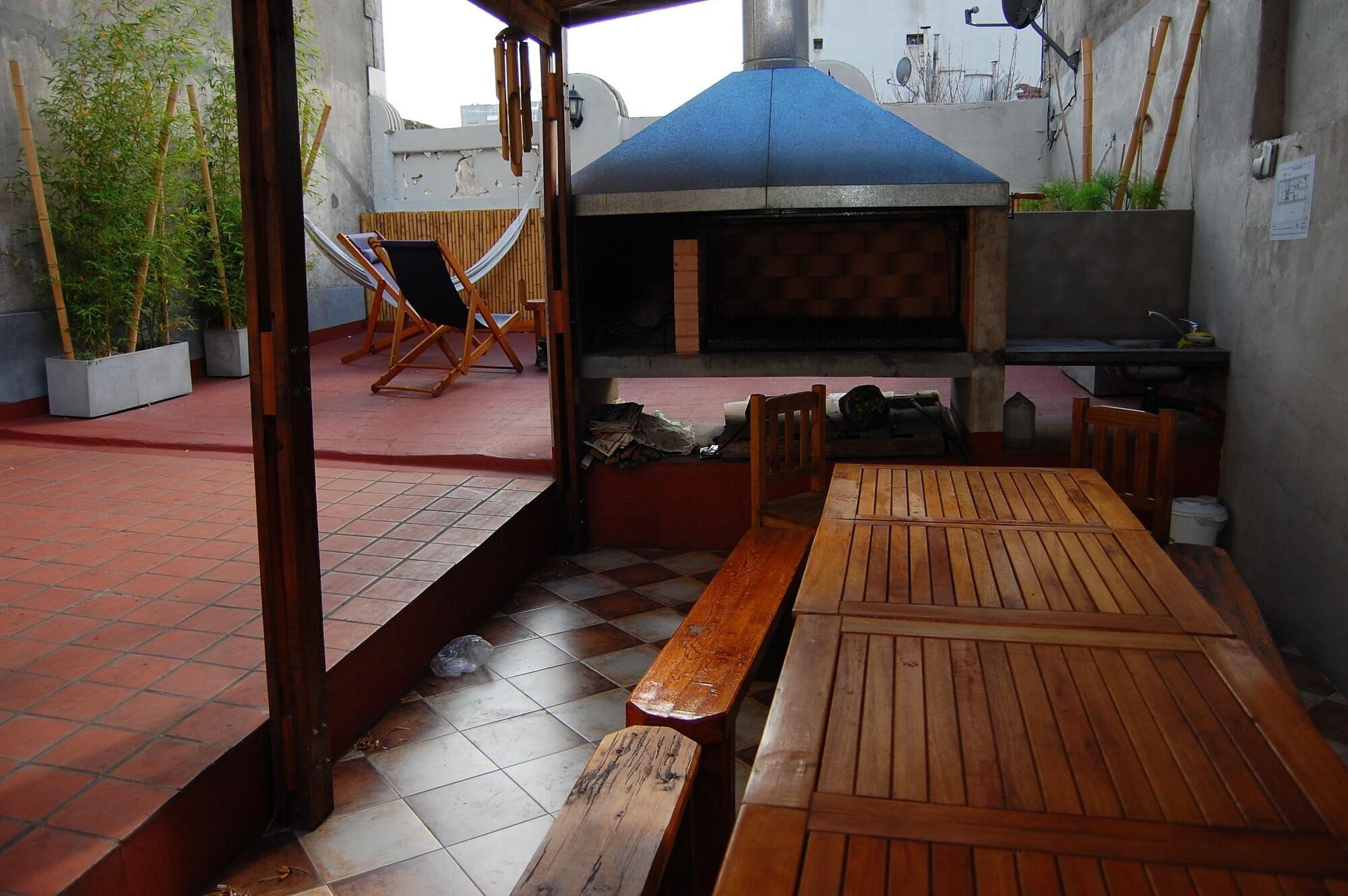 Varios Sabatico Travelers Hostel & Guesthouse