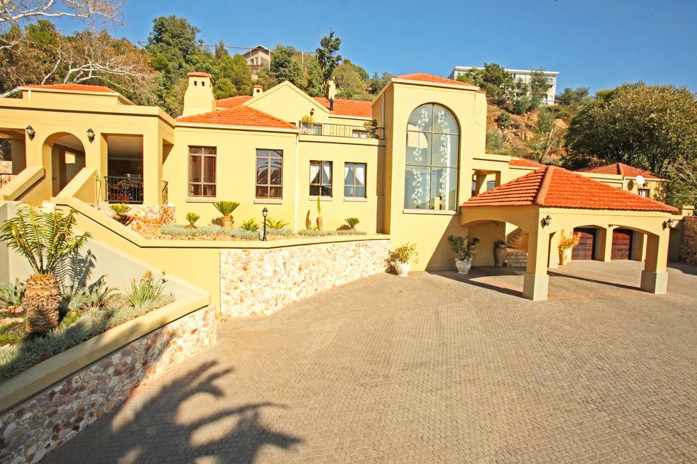 Vista Exterior 12 on Hillel Guest Manor