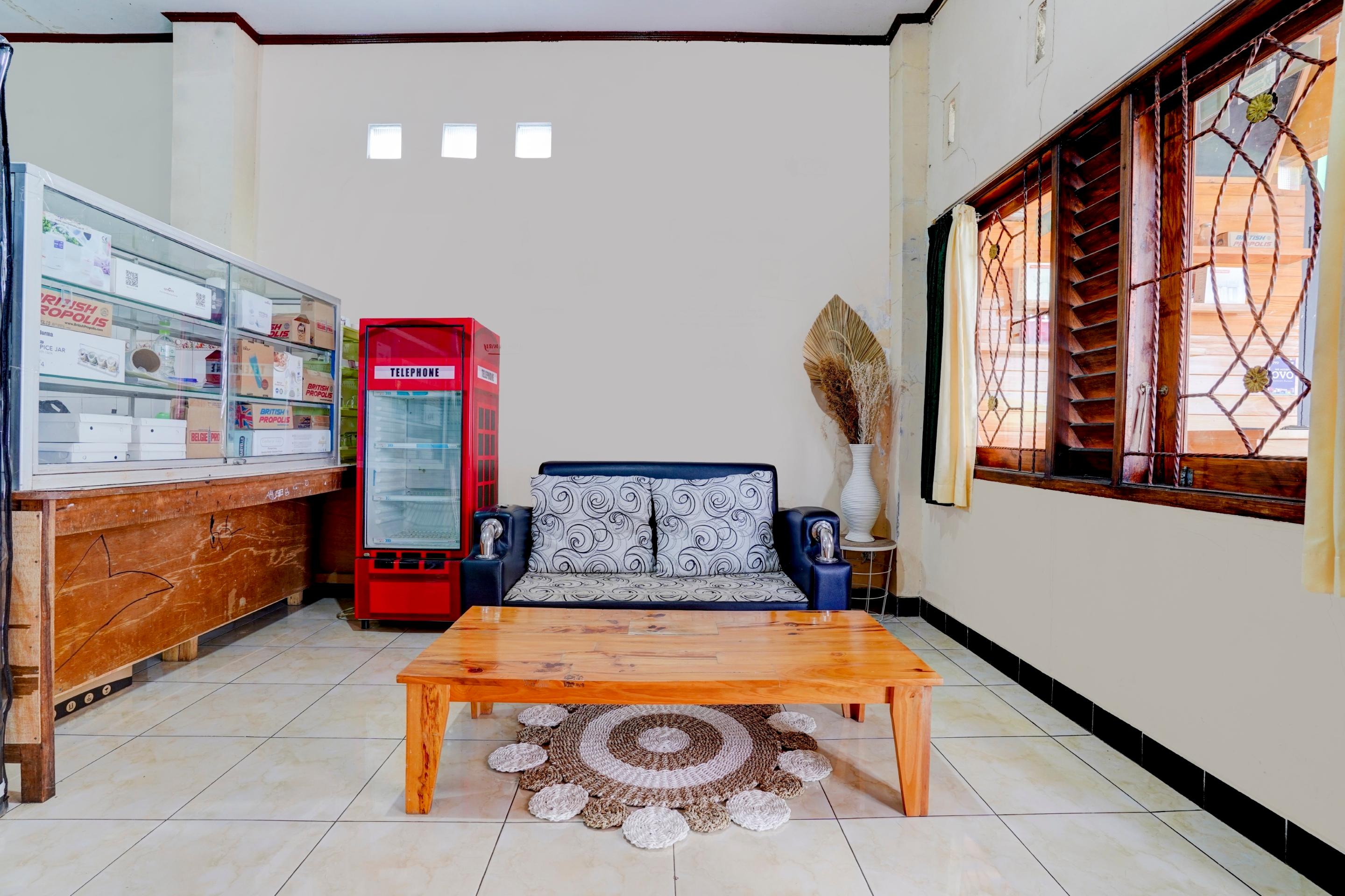Vista Lobby Hotel O Wisma Al-fahmi Syariah