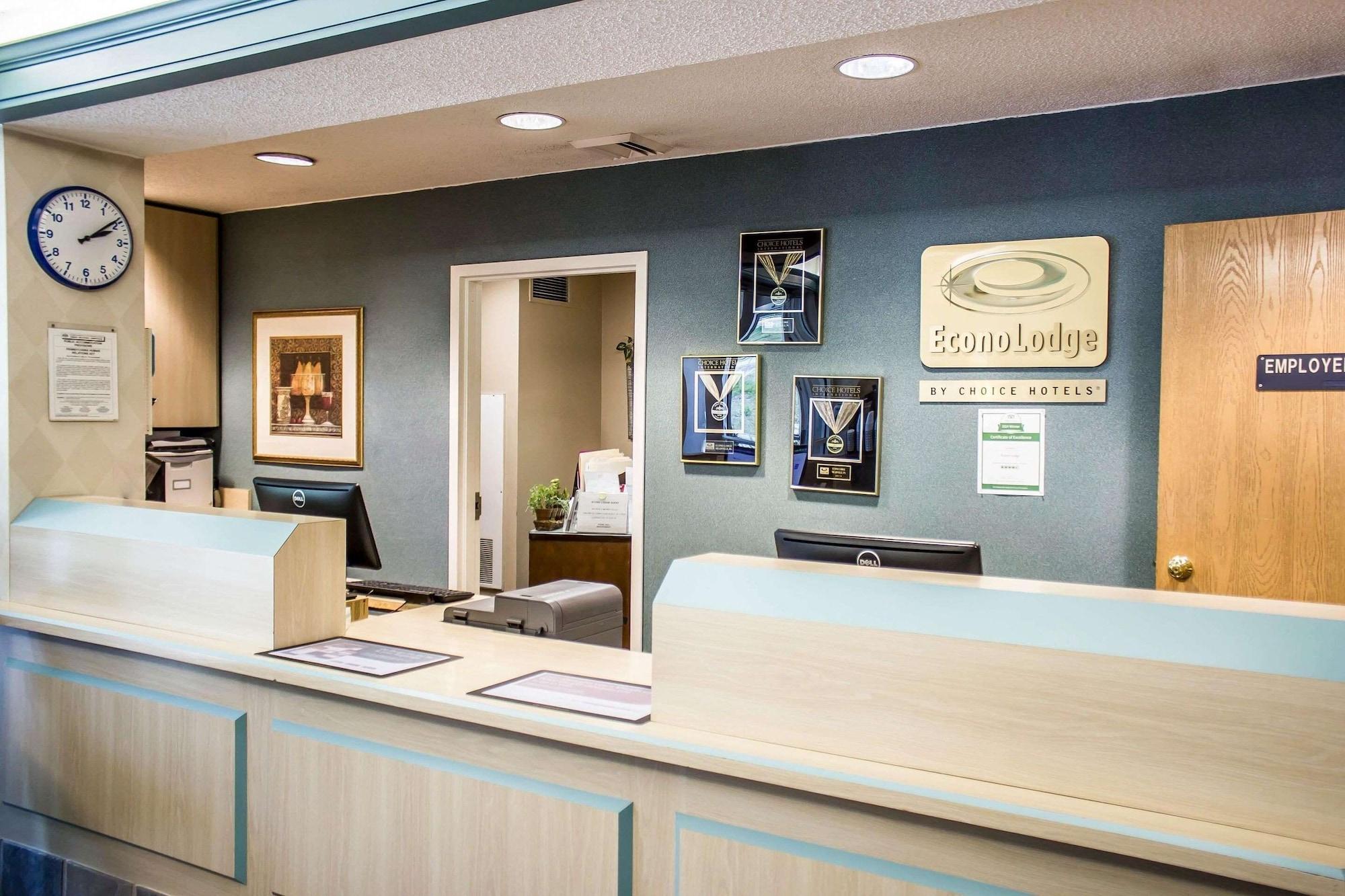 Vista Lobby Econo Lodge