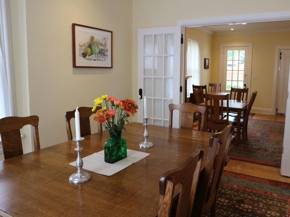 The Tawsty Flower Bed & Breakfast Lewisburg Bed and Breakfasts na Decolar