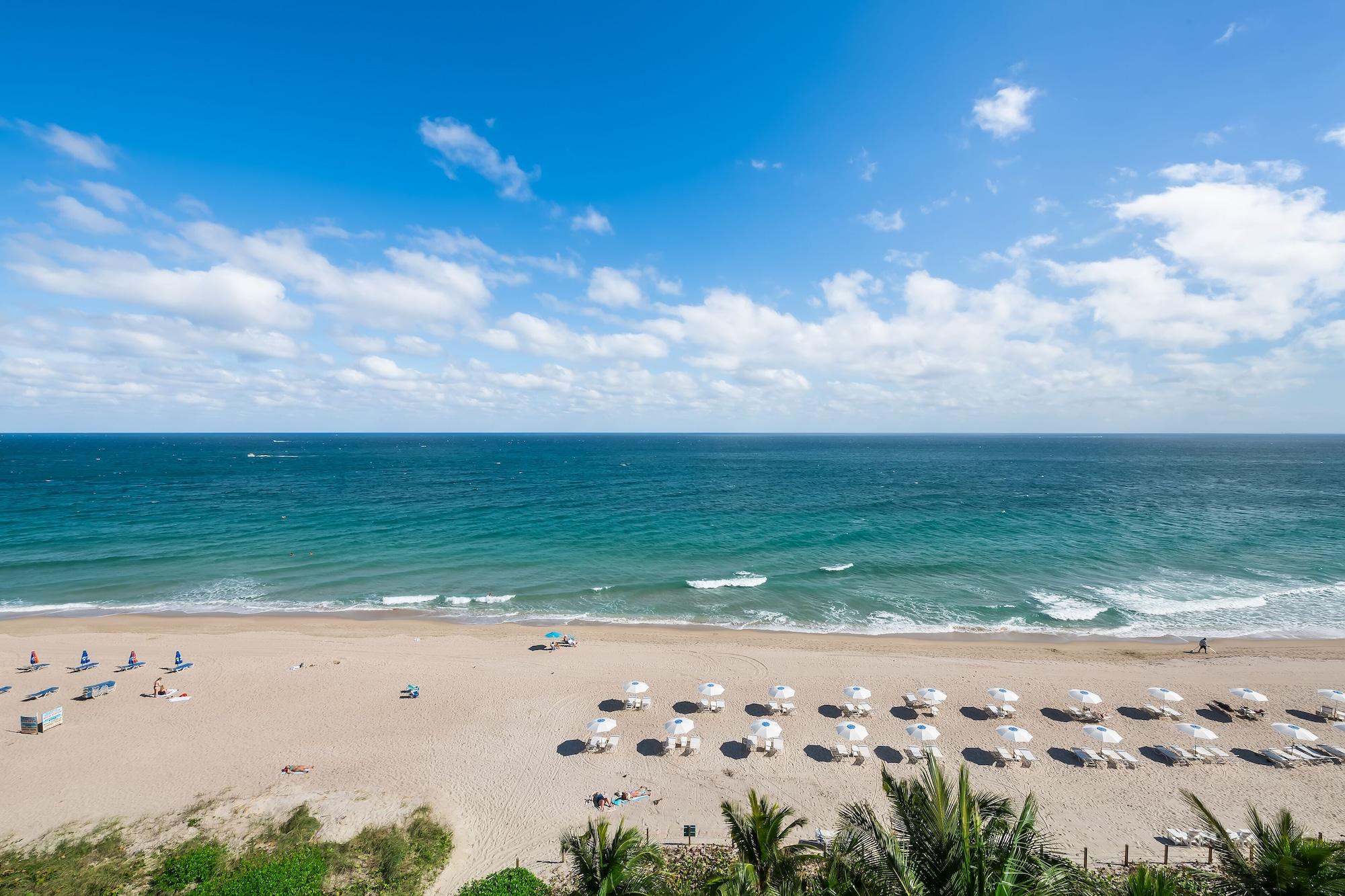 Playa Beachcomber Resort & Club