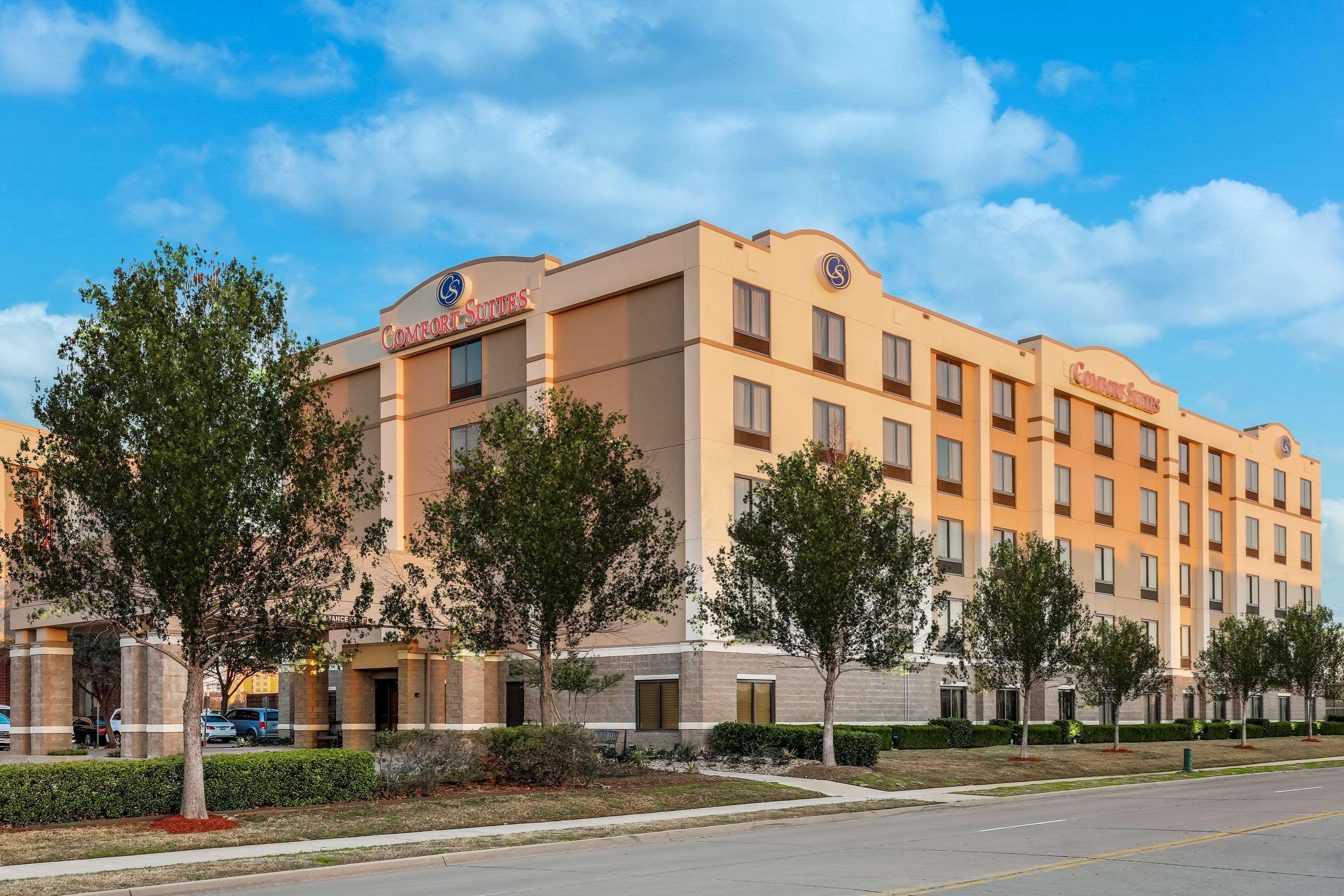 Vista Exterior Comfort Suites DFW North/Grapevine