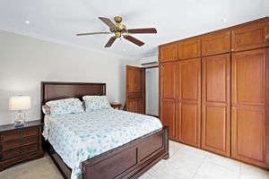 Paquete - Stylish Flamingo Condo with Ocean Views, Renovated Kitchen & Walkable Beach Access