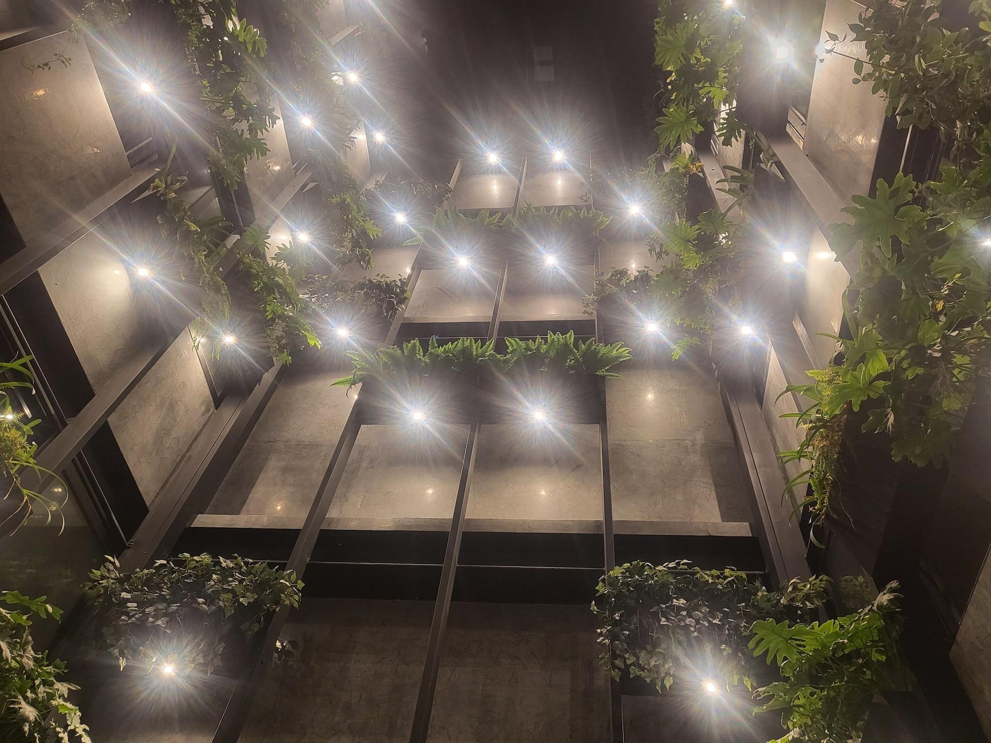 Vista Exterior Suites Mine