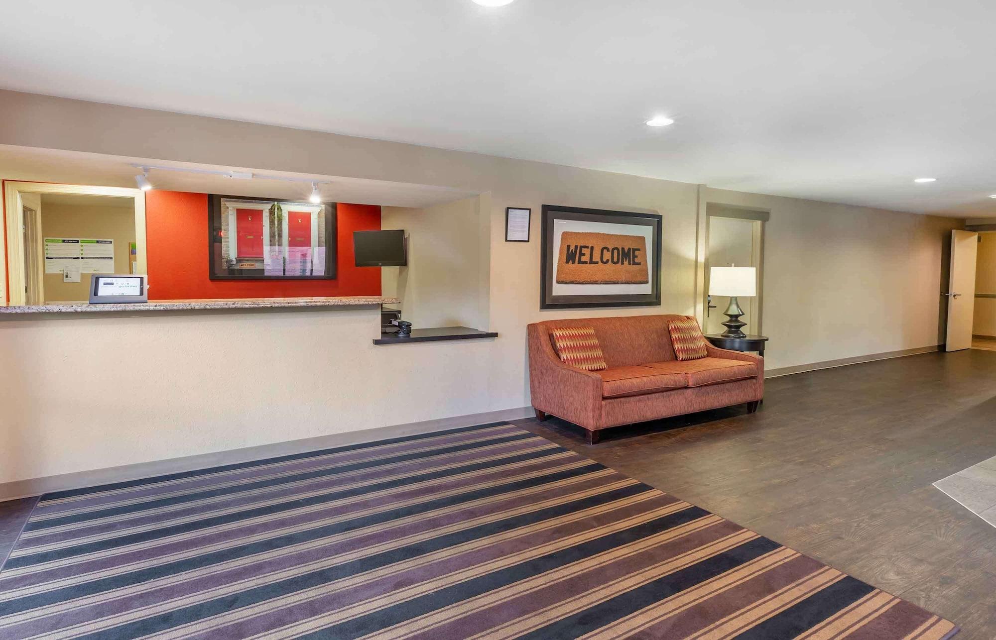 Vista Lobby Extended Stay America Select Suites - Raleigh - Cary - Regency Parkway S