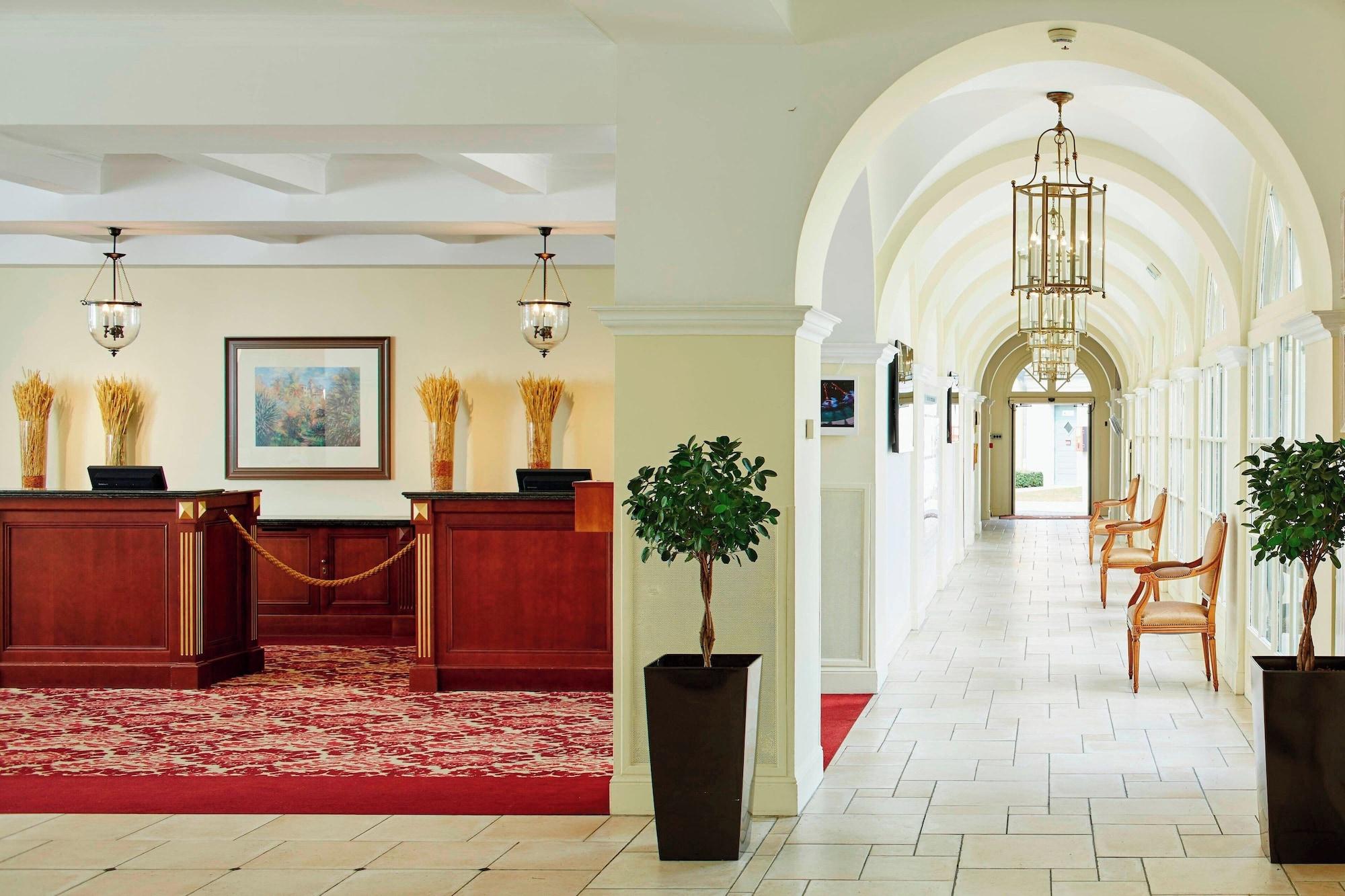 Vista Lobby Marriott Village d'Ile-de-France