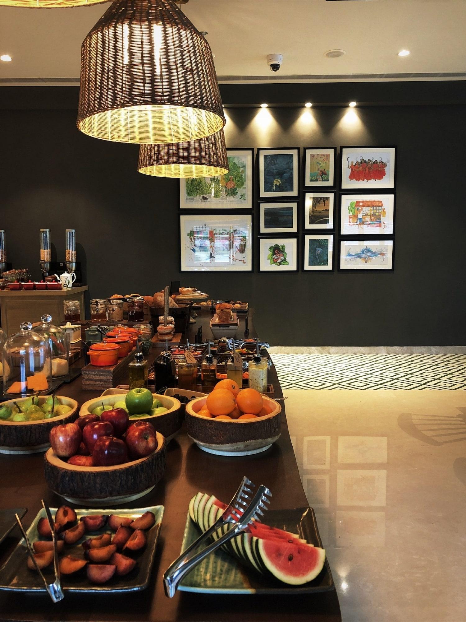 Restaurant Port Muziris, a Tribute Portfolio Hotel by Marriott, Kochi Airport