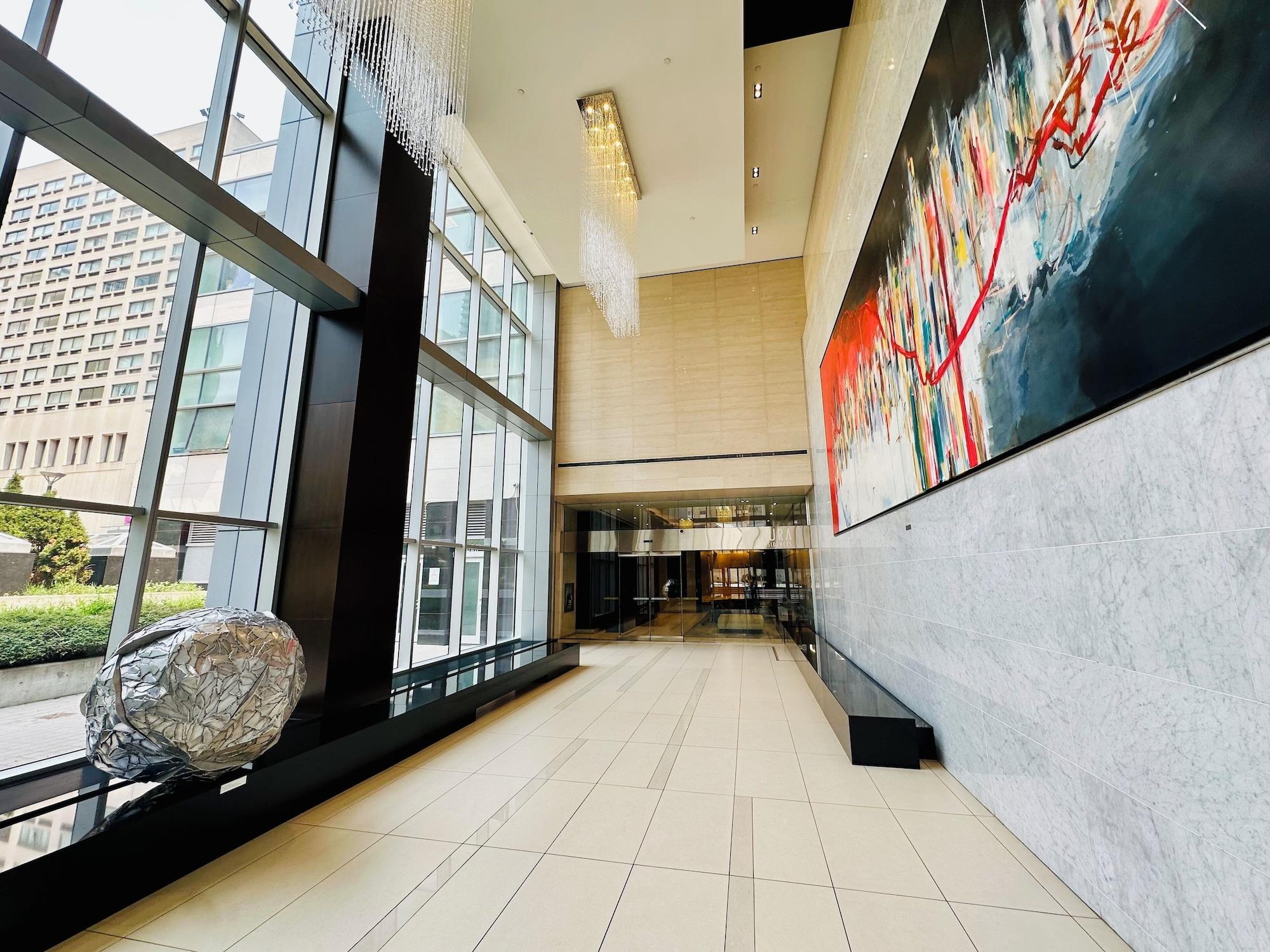 Vista Lobby Altitude Suites on Yonge