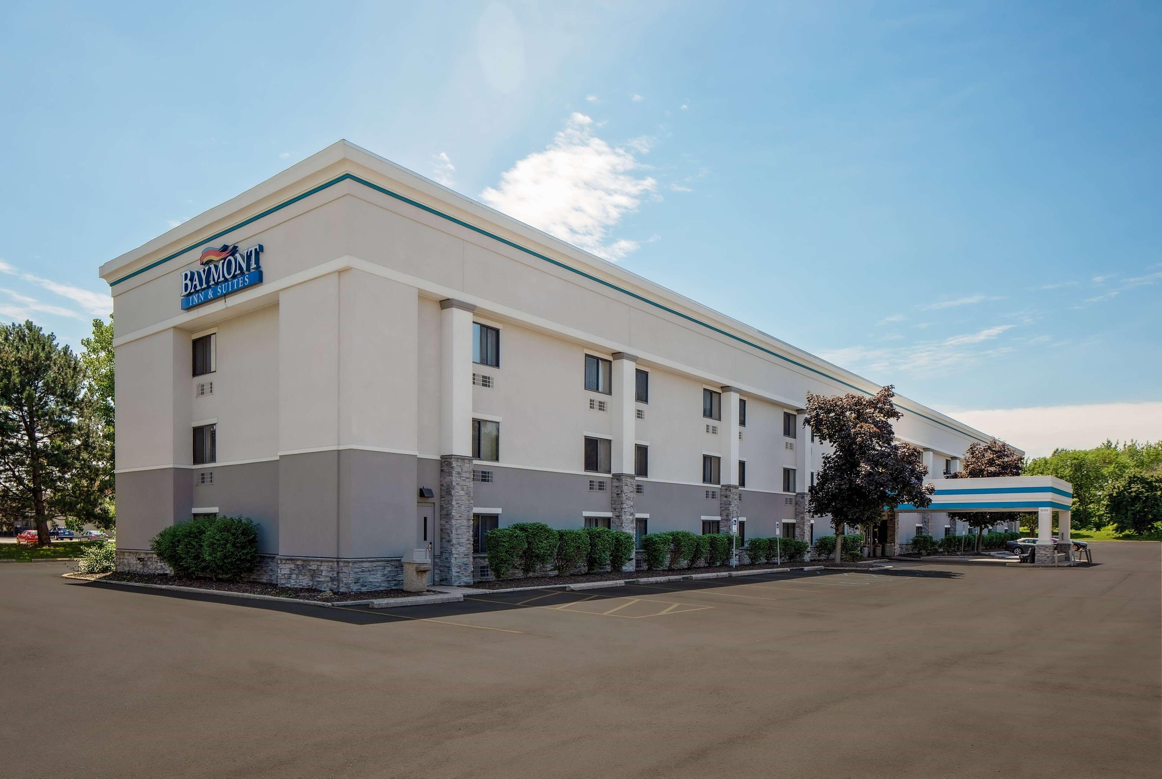 Vista Exterior Baymont by Wyndham Detroit Airport/Romulus