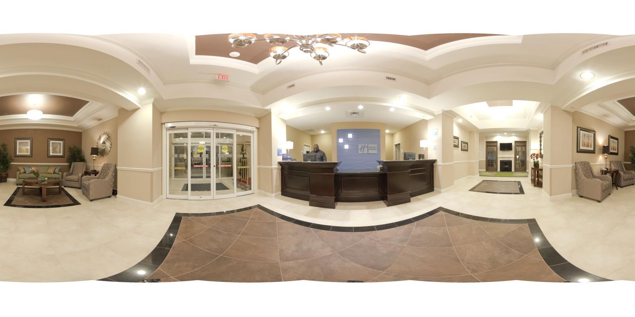 Vista Lobby Holiday Inn Express & Suites Palatka Northwest IHG