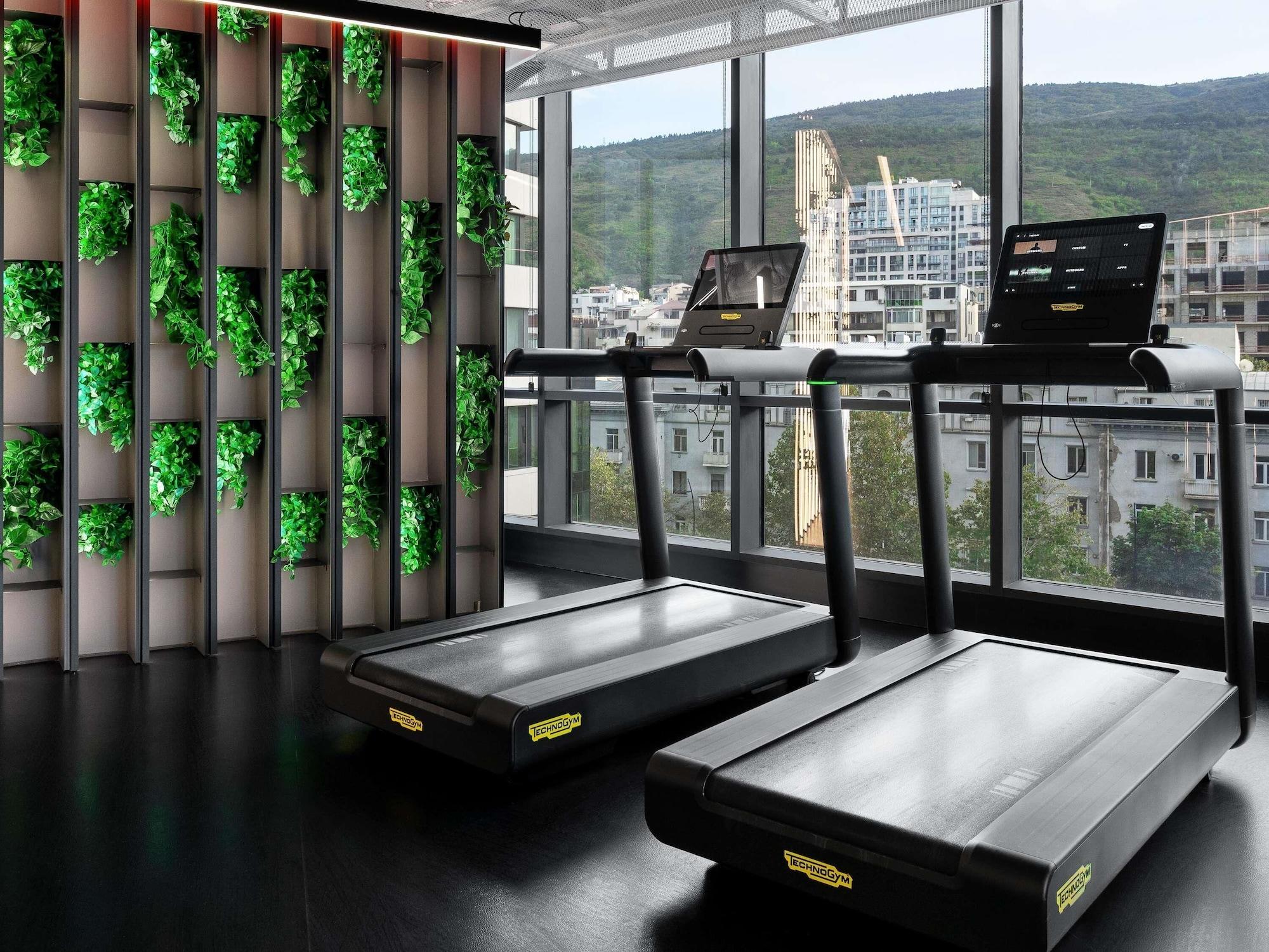 Gimnasio Pullman Tbilisi Axis Towers