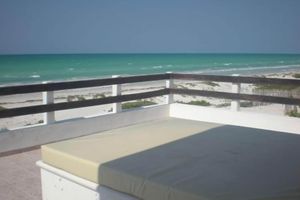 Alquiler Vacacional - Beachfront House in Quaint Fishing Village - private beach!