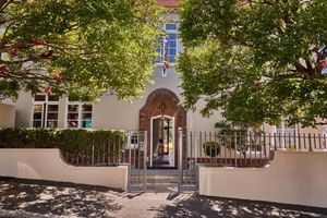Paquete - Derwent House