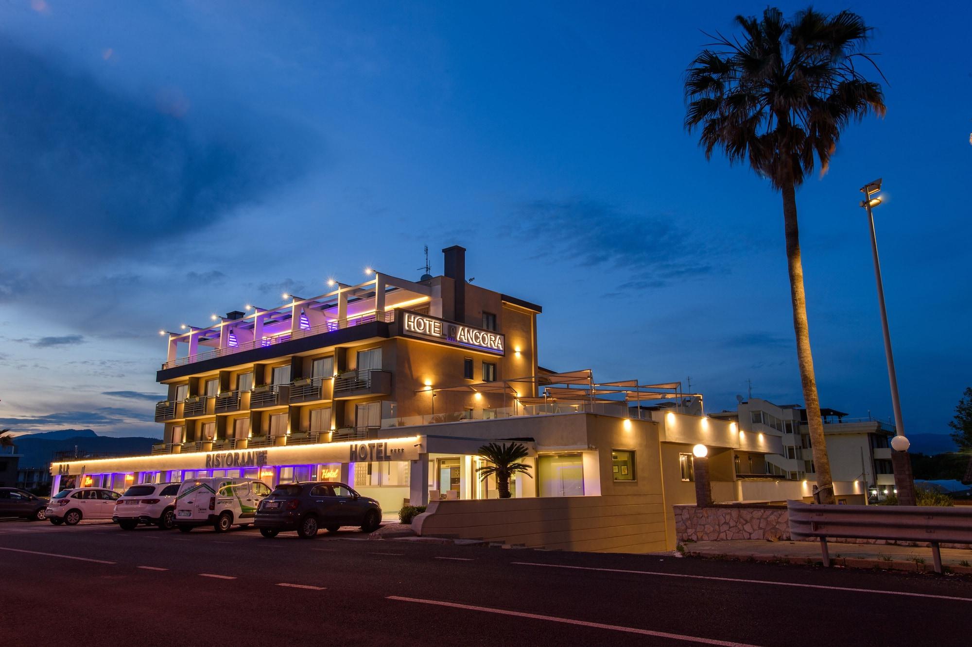 Vista Exterior Hotel Ancora