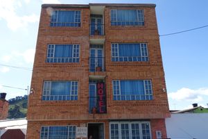 Alojamiento - Hotel Camelia Real Briceño