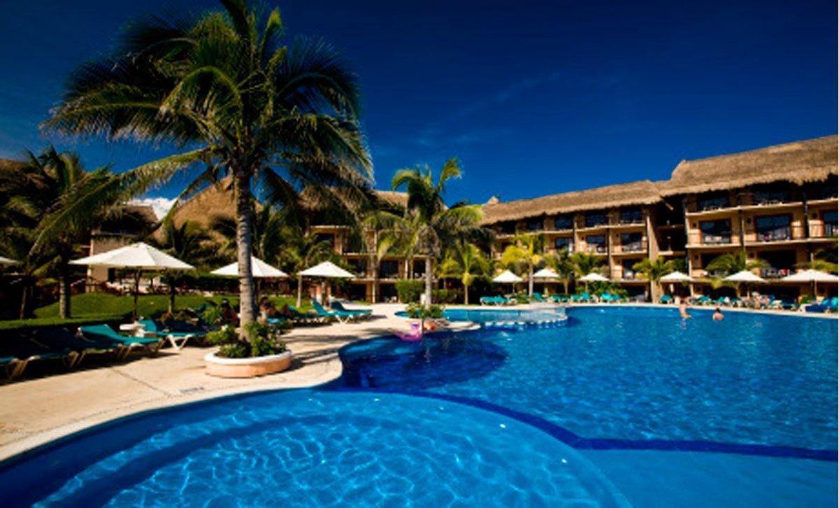 Vista Exterior Catalonia Yucatan Beach