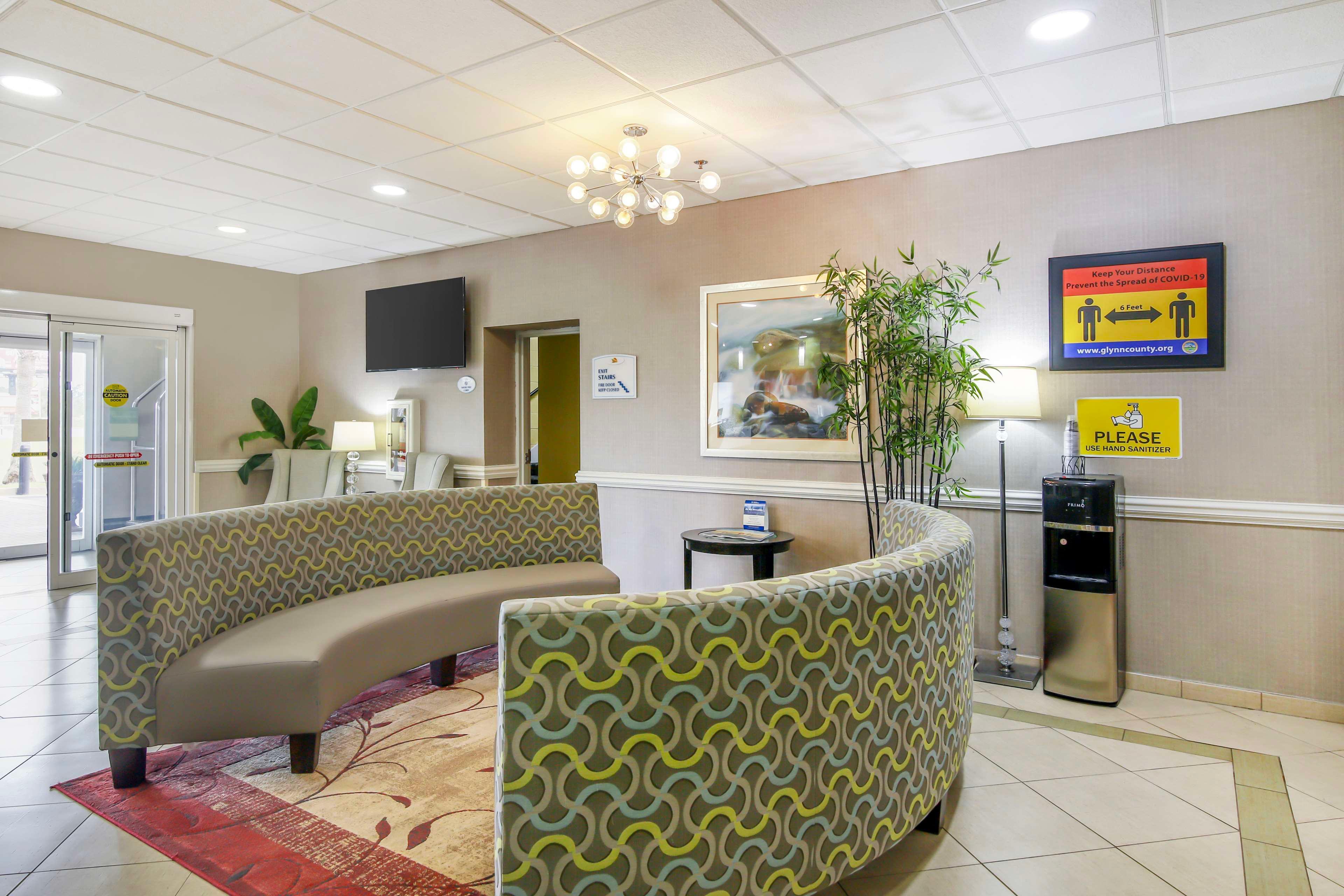 Vista Lobby Best Western Plus Brunswick Inn & Suites