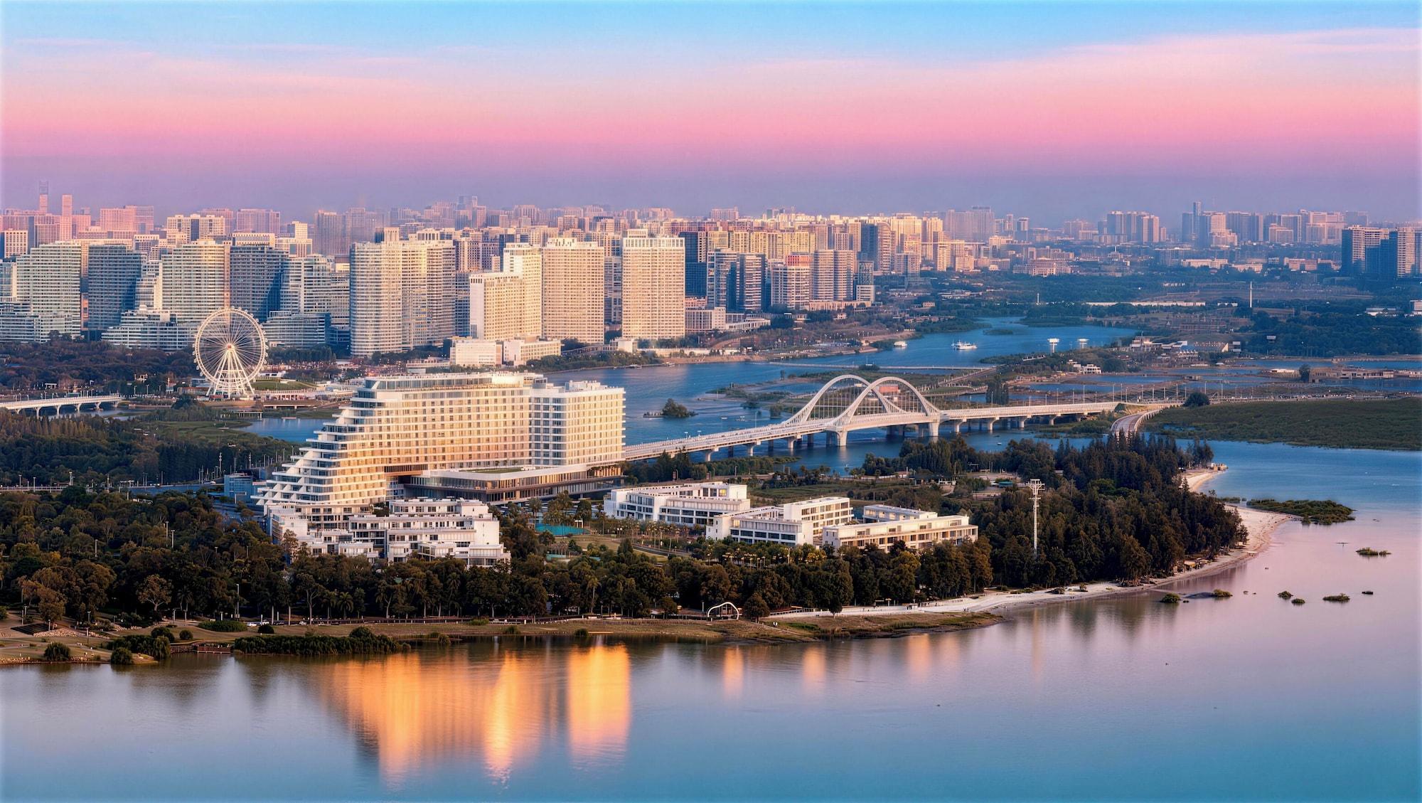 Vista Exterior HUALUXE Resort Beihai Silver Beach by IHG