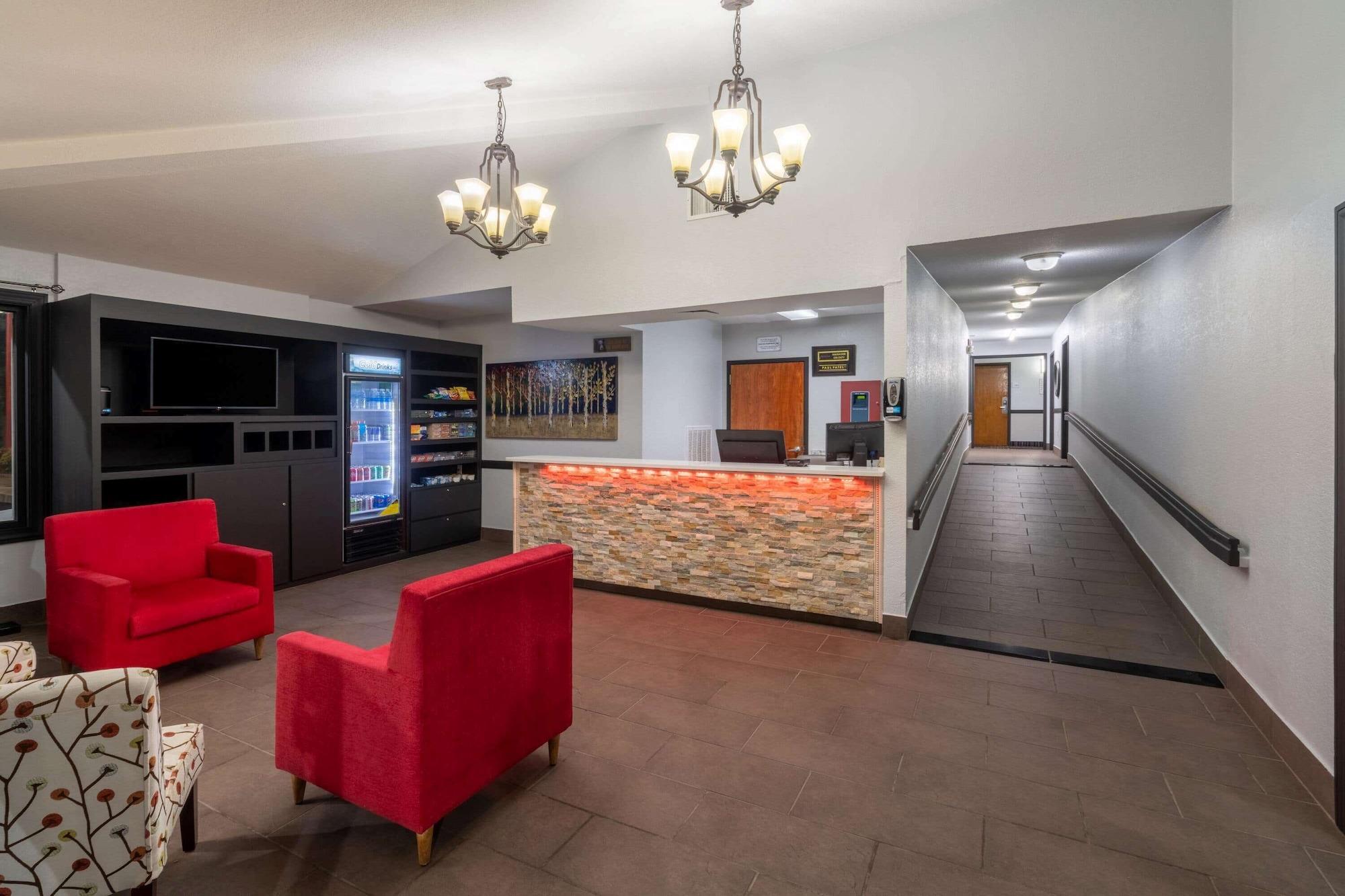 Vista Lobby Ramada by Wyndham Maggie Valley