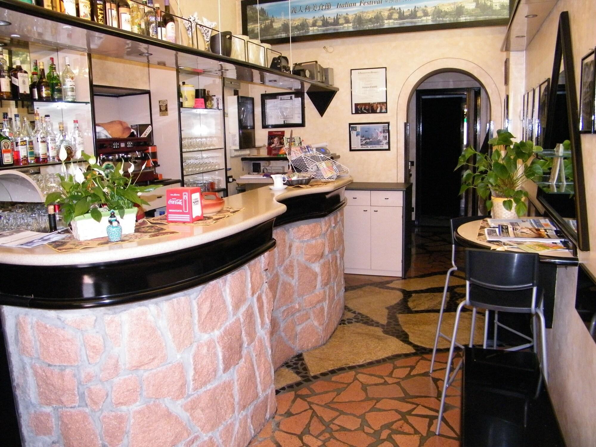 Bar/Salón Hotel Montecodeno