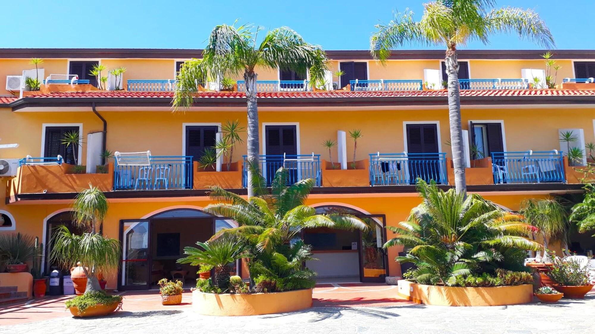 Vista Exterior Hotel Grotticelle