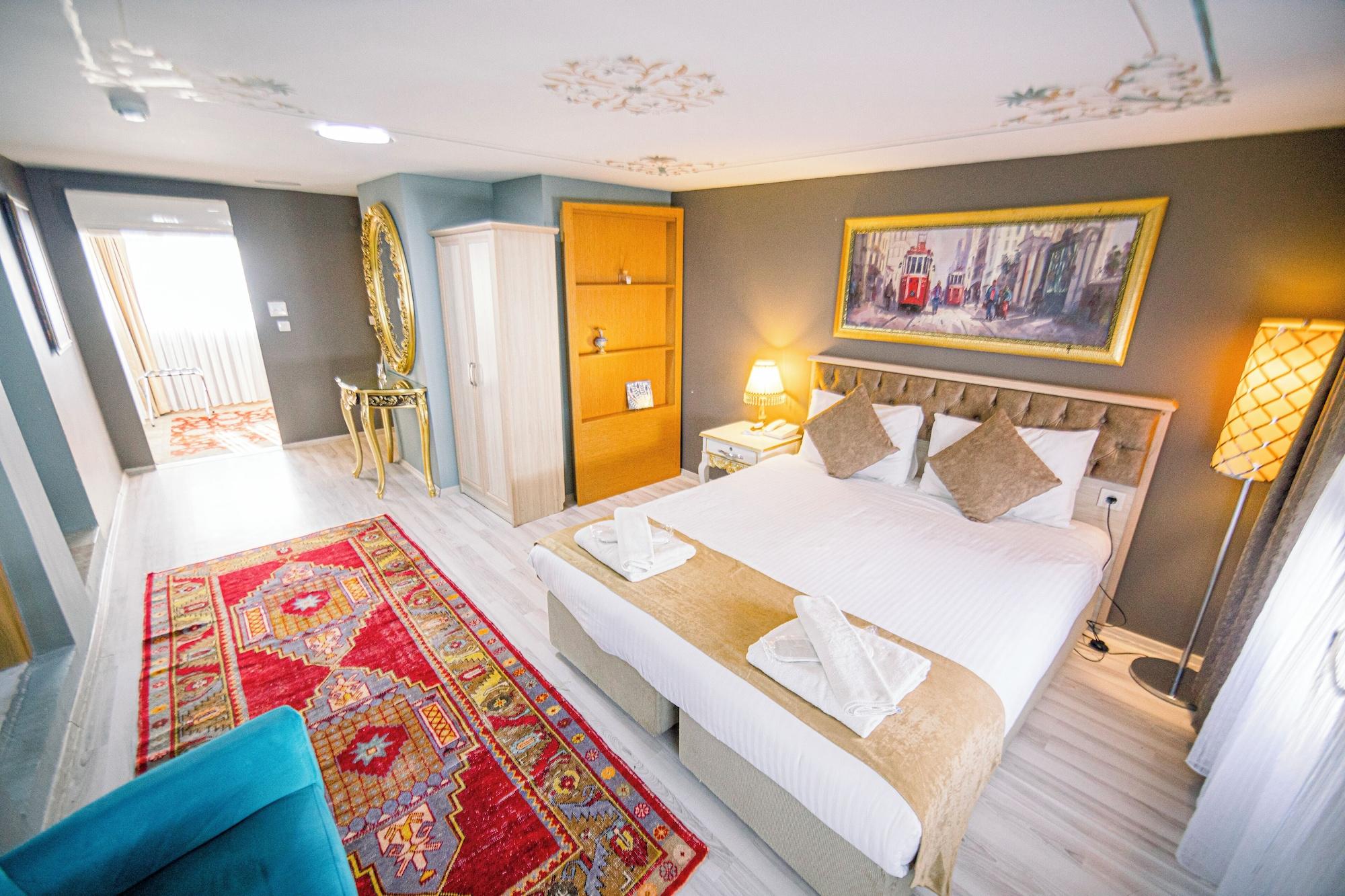 Varios Sultans Royal Hotel