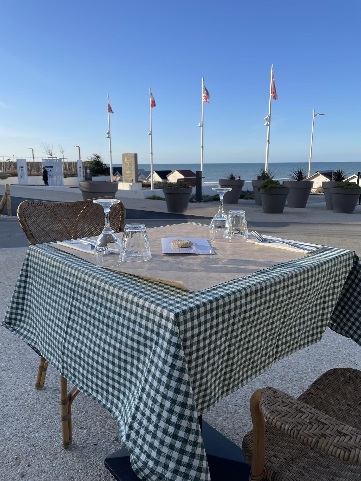 Vista Exterior Le Beau Rivage